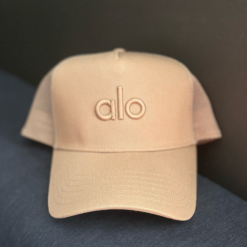 NWT Alo Trucker Women’s Hat